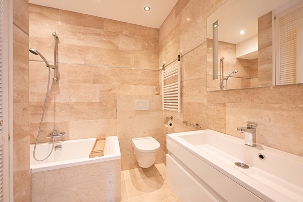 Medium property photo - Van Weede Van Dijkveldstraat 13B, 2582 KP Den Haag